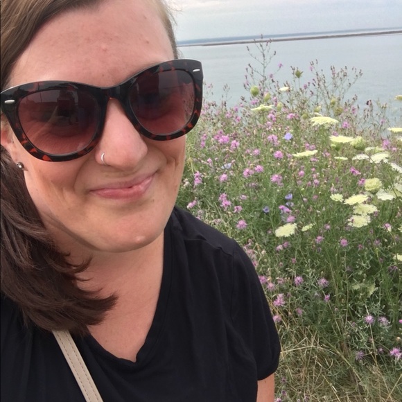 Meet your Posher, Sara - Picture 4 of 4